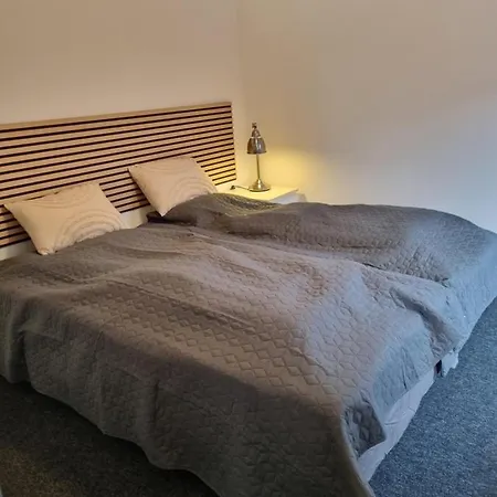 Taet Pa Centrum & Mch/boxen - Huset Nr. 11 海宁