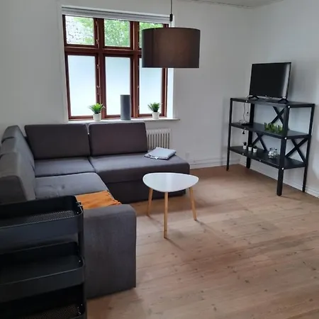 Taet Pa Centrum & Mch/boxen - Huset Nr. 11 Villa *