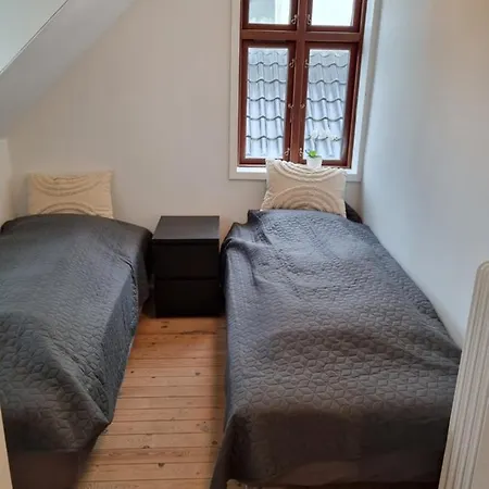 Taet Pa Centrum & Mch/boxen - Huset Nr. 11