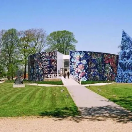 Taet Pa Centrum & Mch/boxen - Huset Nr. 11 别墅 海宁