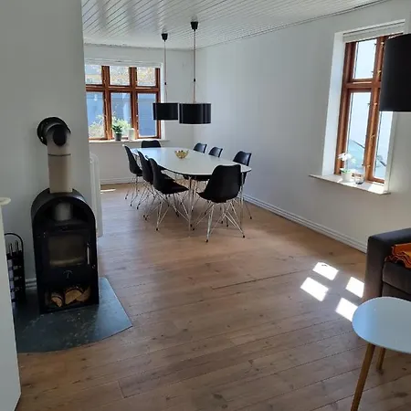 Villa Taet Pa Centrum & Mch/boxen - Huset Nr. 11