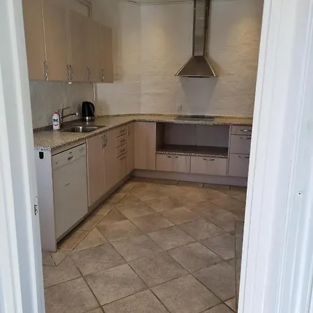 Taet Pa Centrum & Mch/boxen - Huset Nr. 11 别墅 海宁