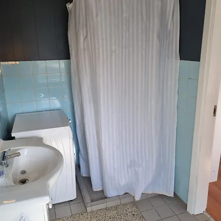 Taet Pa Centrum & Mch/boxen - Huset Nr. 11 * 海宁