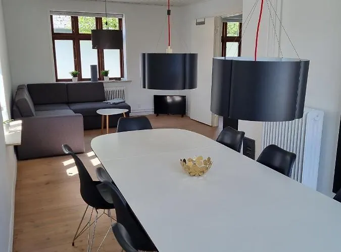 Taet Pa Centrum & Mch/boxen - Huset Nr. 11 Βίλα Χέρνινγκ