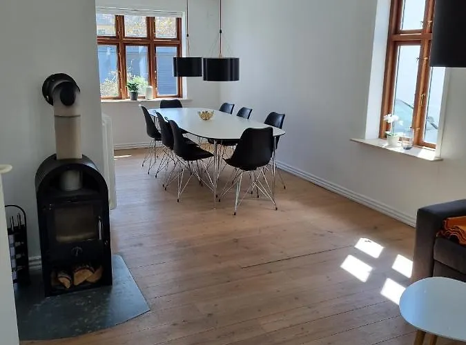 Βίλα Taet Pa Centrum & Mch/boxen - Huset Nr. 11