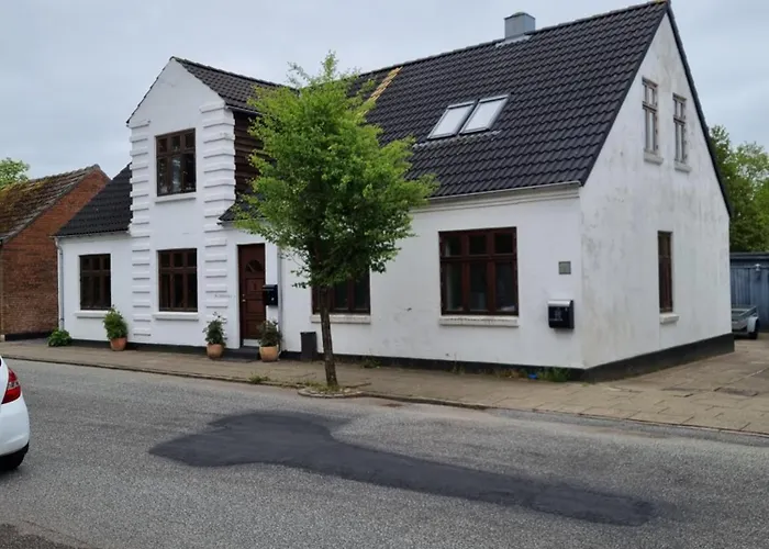 Taet Pa Centrum & Mch/boxen - Huset Nr. 11 Χέρνινγκ